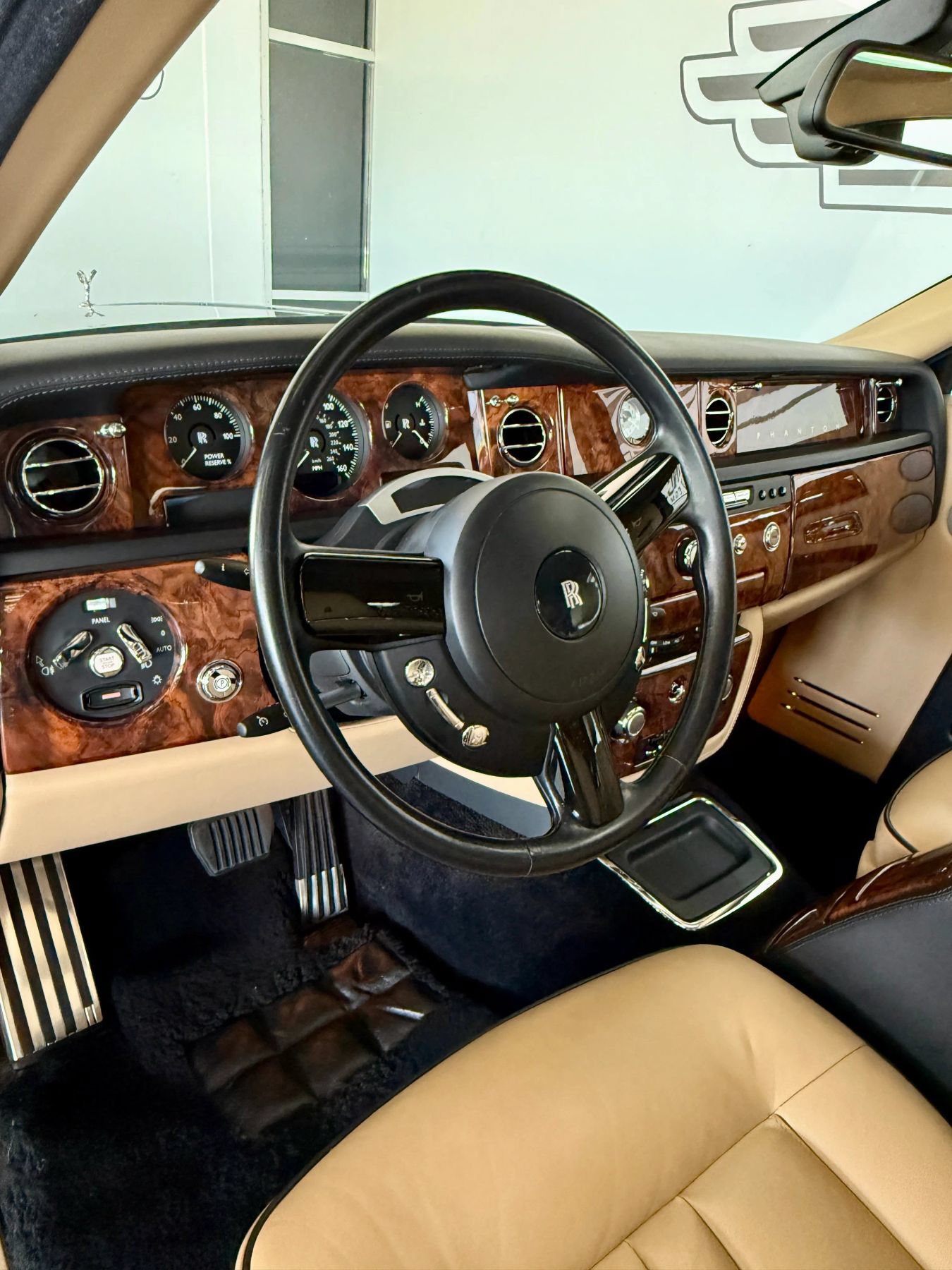 Used 2015 Rolls-Royce Phantom Sedan RWD image 12