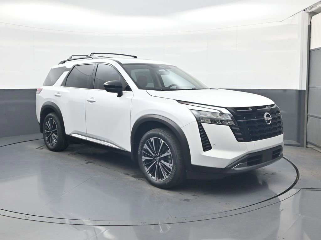 New 2026 Nissan Pathfinder Platinum image 1