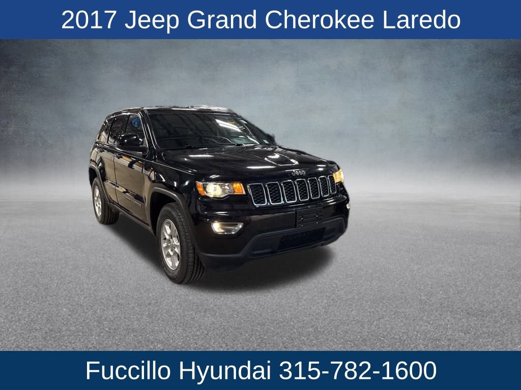 Used 2017 Jeep Grand Cherokee Laredo image 3