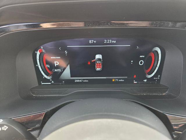 Certified 2025 Nissan Pathfinder Platinum w/ Cargo Package AWD/4WD image 27