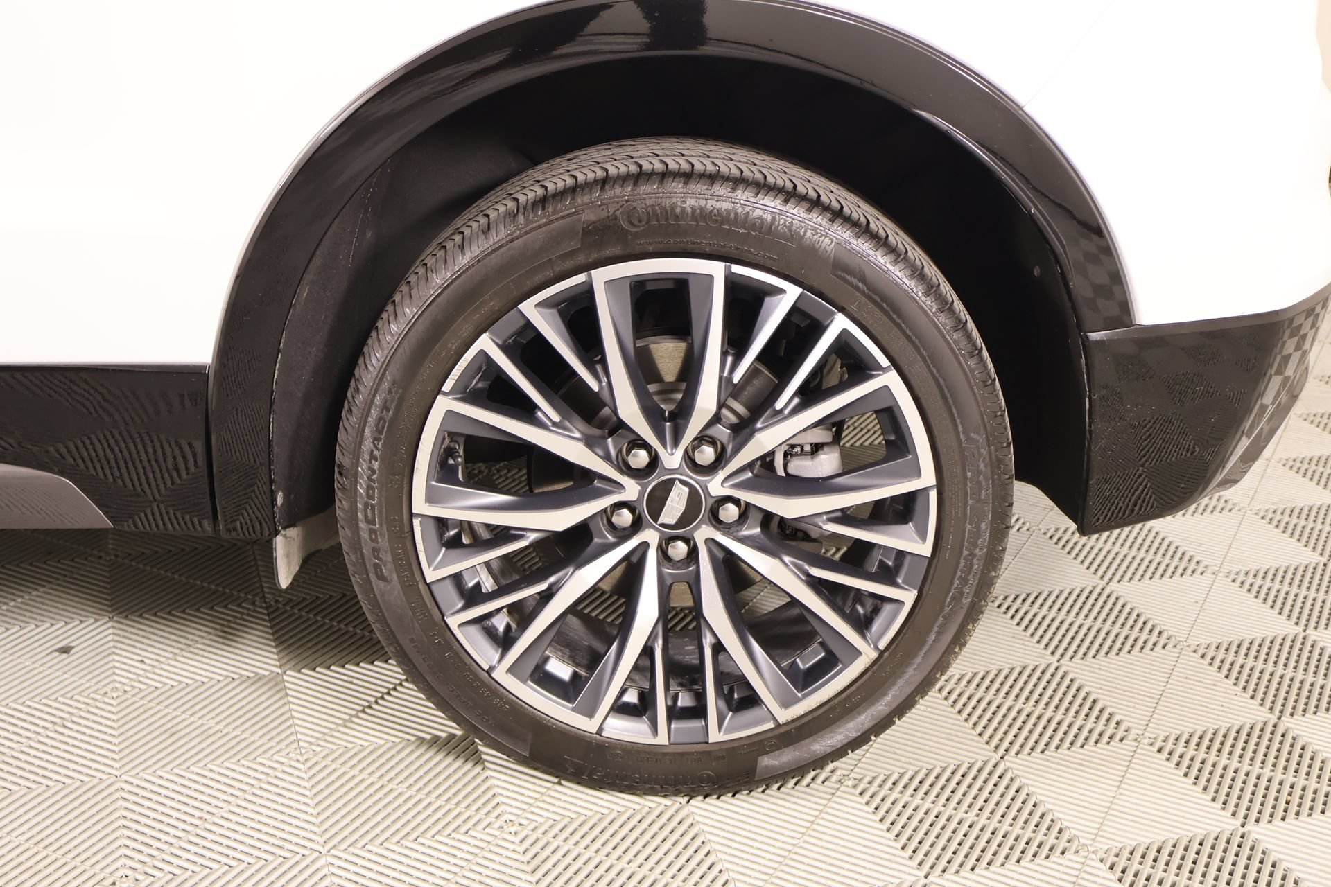 Used 2024 Cadillac XT4 Sport AWD/4WD image 19