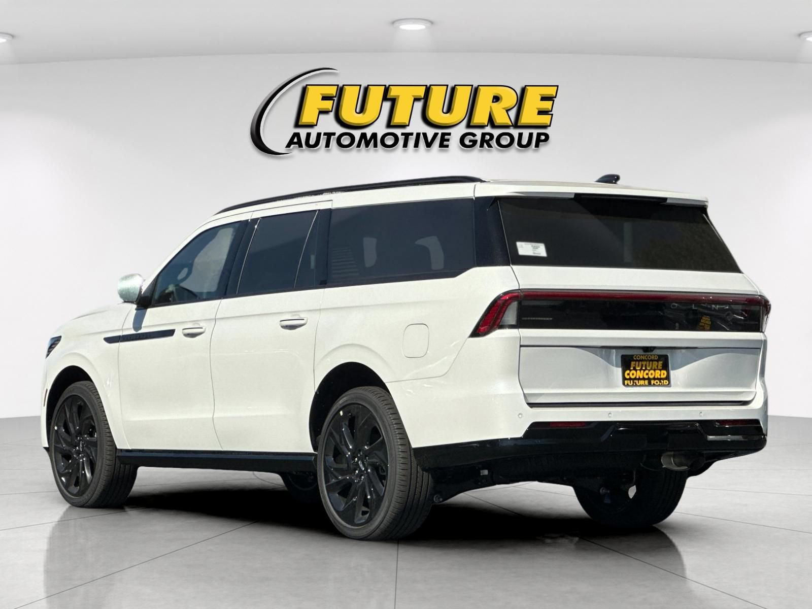New 2027 Lincoln Navigator L Reserve w/ Jet Appearance Package AWD/4WD image 5