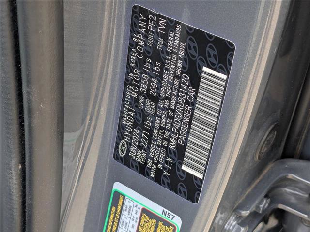 Used 2024 Hyundai Elantra Limited image 24