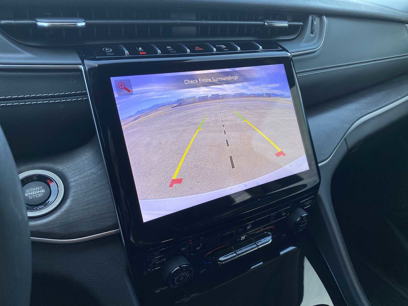 Certified 2023 Jeep Grand Cherokee Limited w/ Black Appearance Package image 27