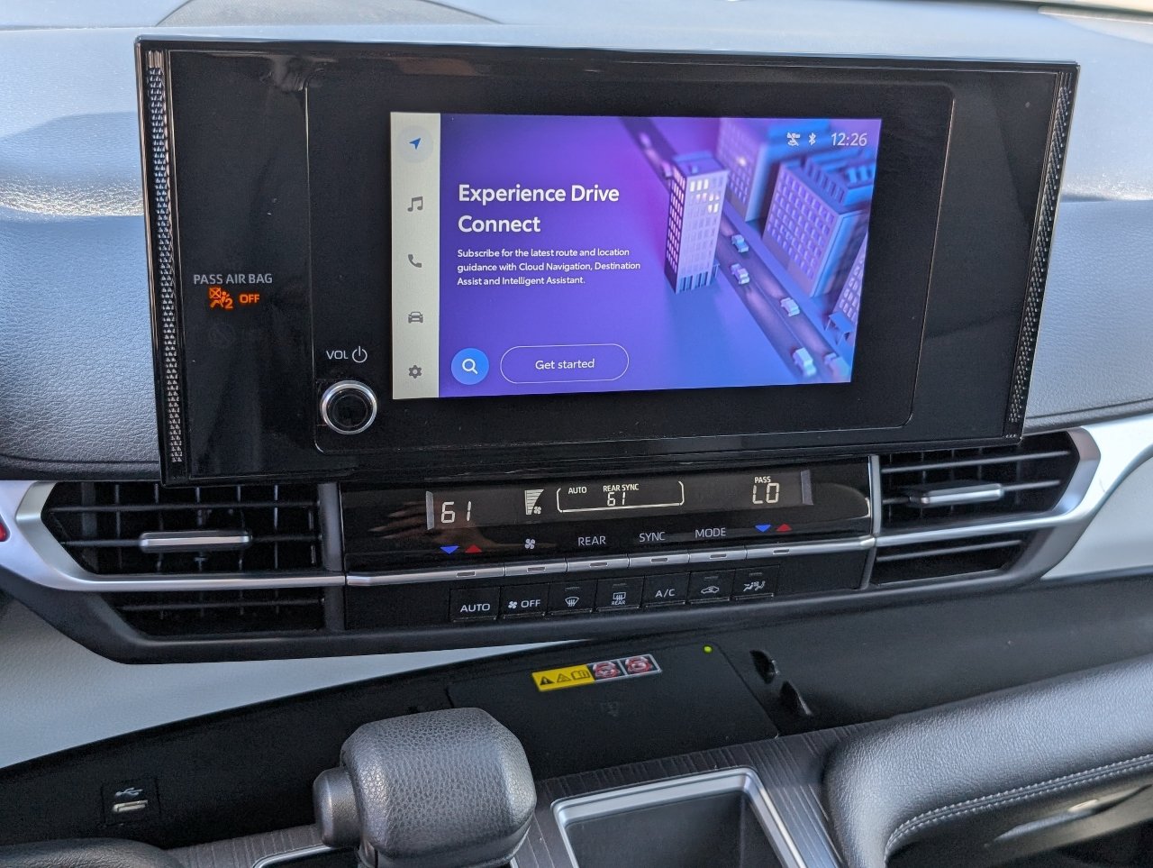 Used 2025 Toyota Sienna LE FWD image 18