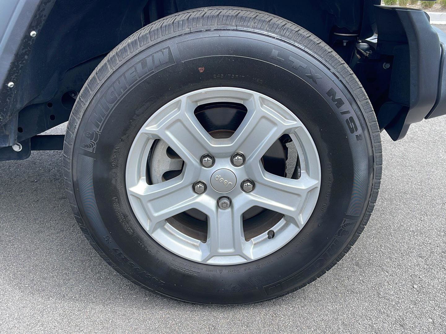 Used 2022 Jeep Wrangler Sport S image 9