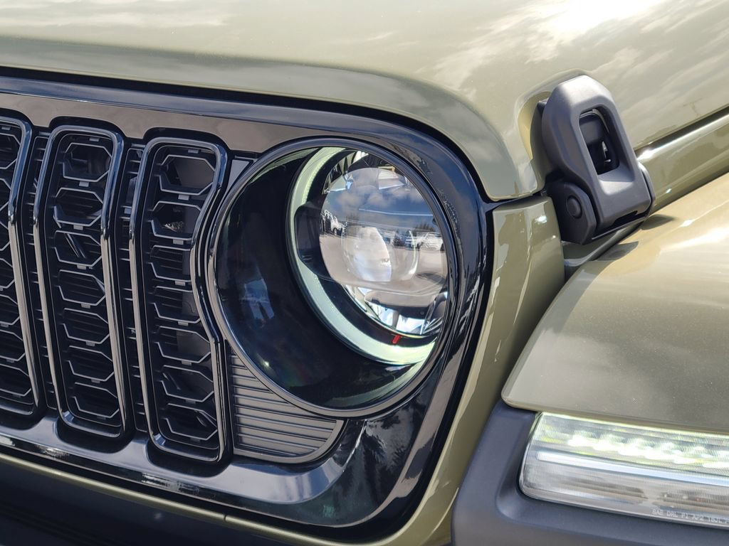 New 2026 Jeep Gladiator Sport AWD/4WD image 21
