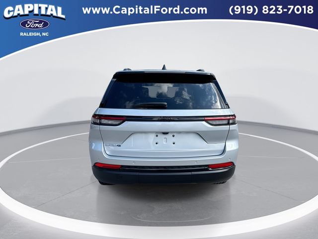 Used 2022 Jeep Grand Cherokee Altitude RWD image 7