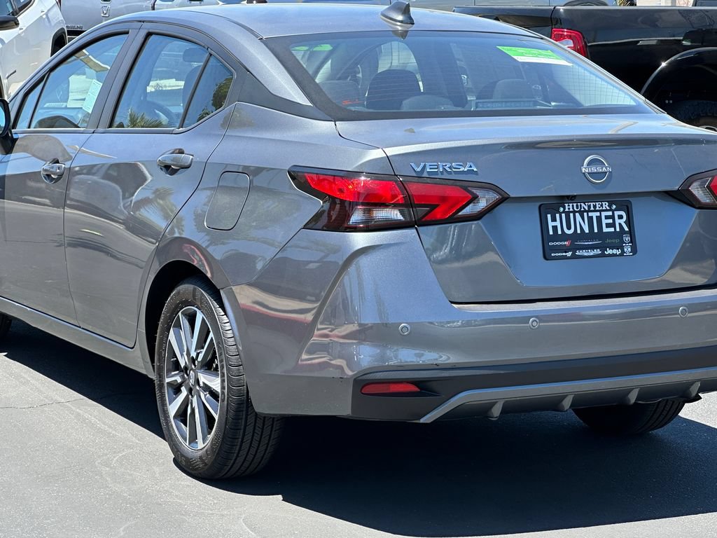 Used 2025 Nissan Versa SV FWD image 5