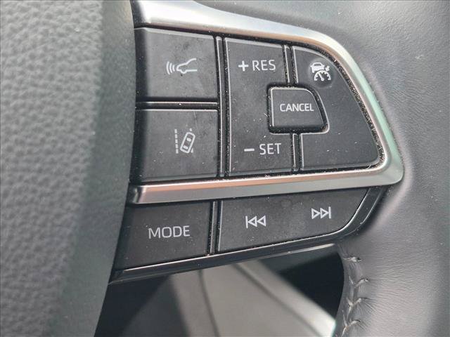 Used 2021 Toyota Highlander XLE FWD image 16