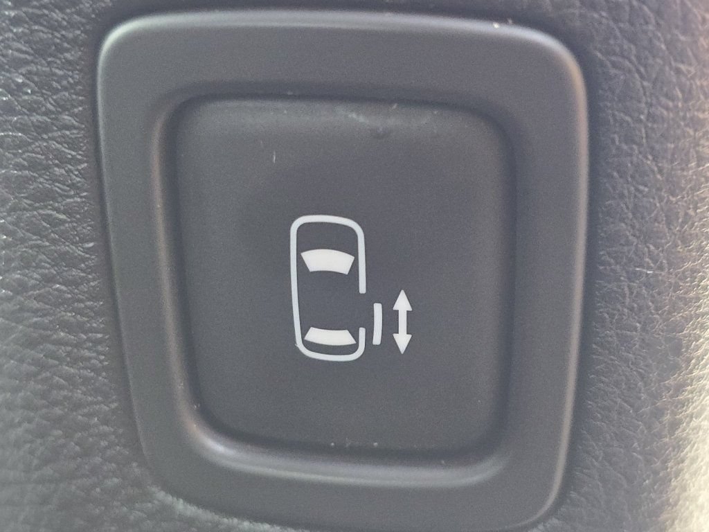 Used 2022 Kia Carnival LX FWD image 24