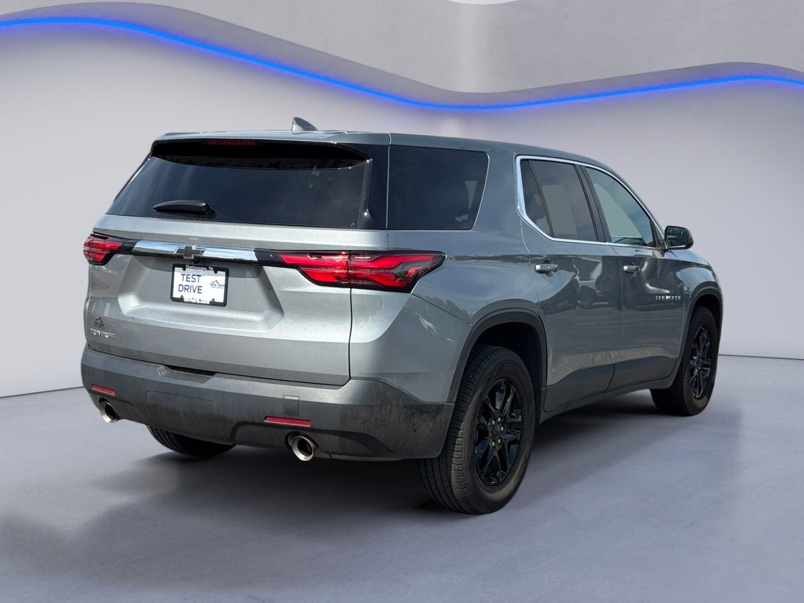 Used 2023 Chevrolet Traverse LS FWD image 11