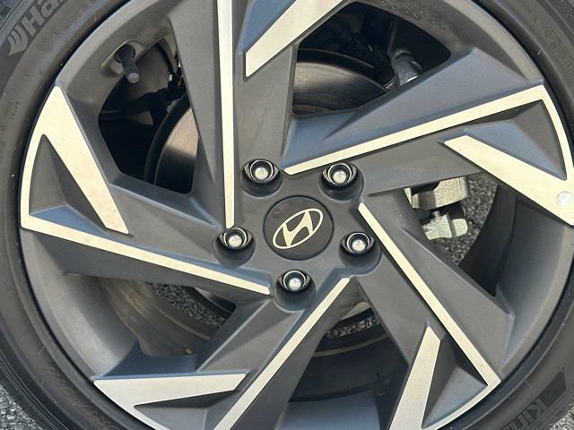 Used 2025 Hyundai Elantra SEL FWD image 32