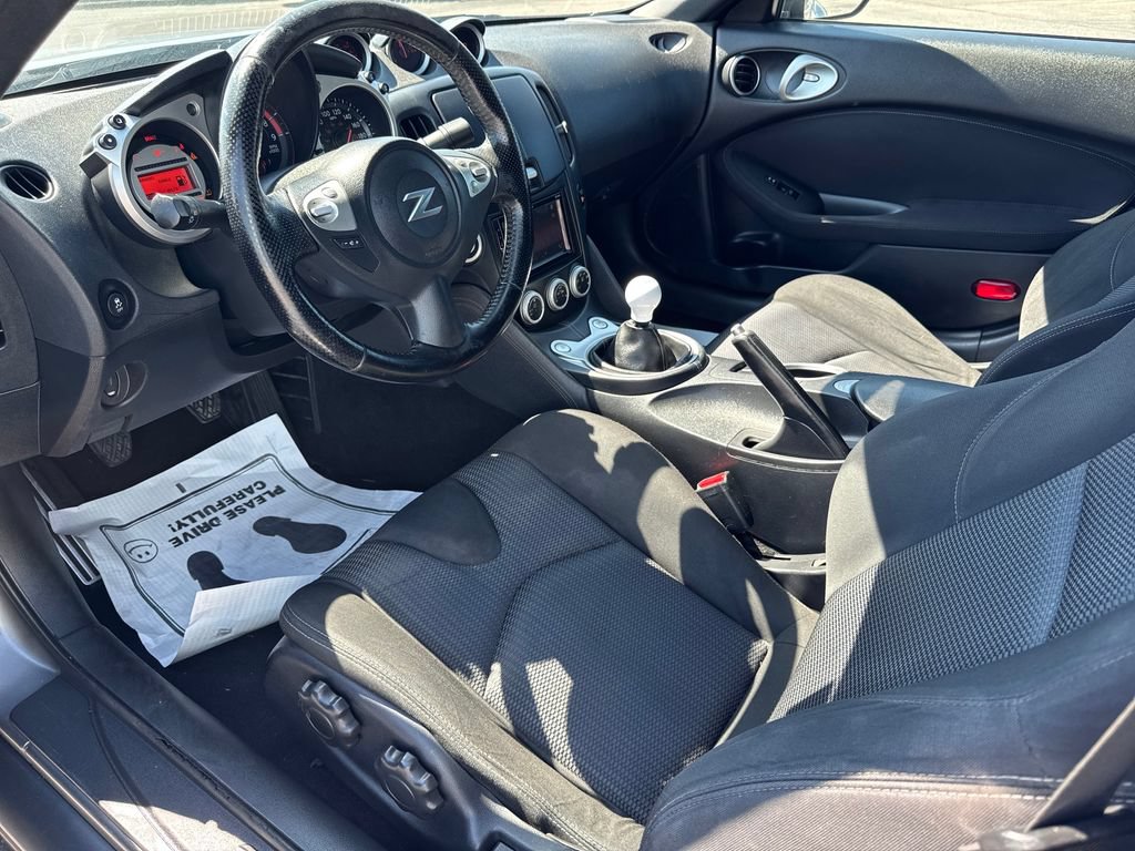 Used 2011 Nissan 370Z Coupe w/ Sport Pkg RWD image 9