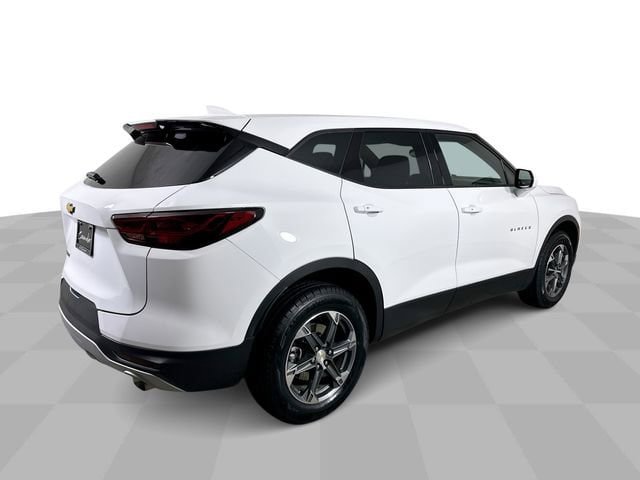 Used 2025 Chevrolet Blazer LT FWD image 8