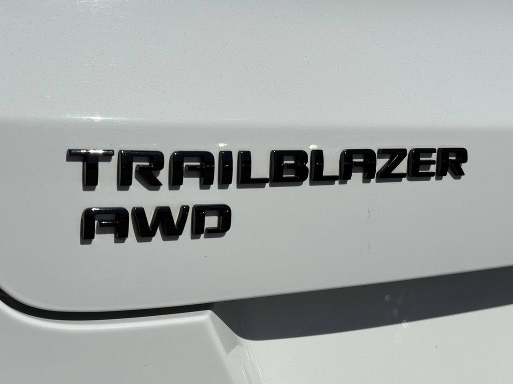 Used 2023 Chevrolet TrailBlazer RS w/ Convenience Package AWD/4WD image 10