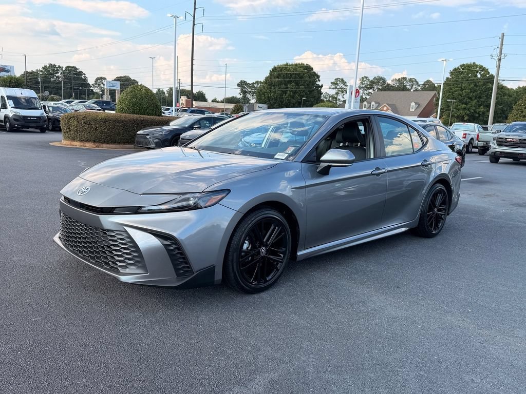 Certified 2025 Toyota Camry SE w/ Convenience Package FWD image 3