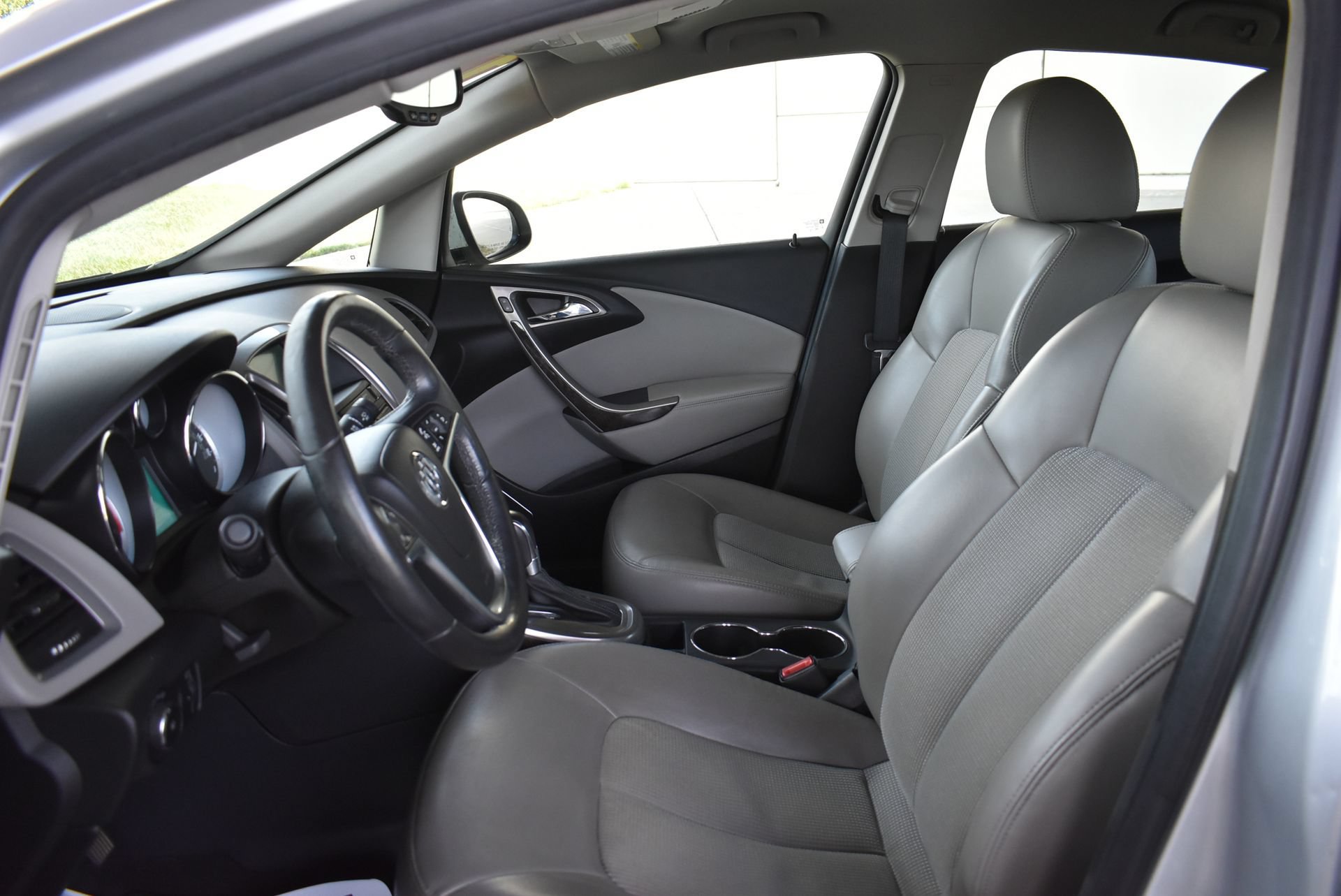 Used 2013 Buick Verano Convenience FWD image 15
