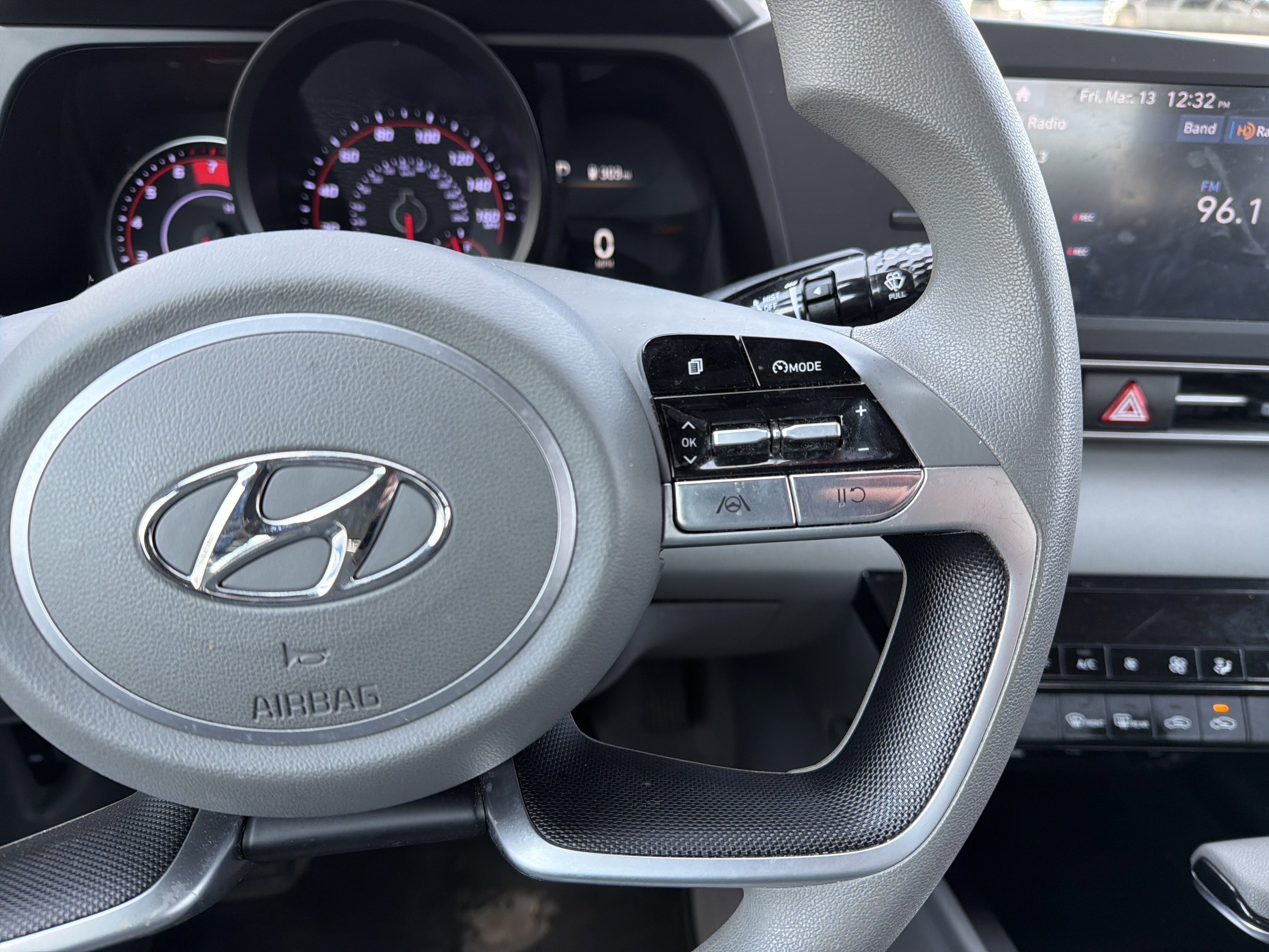 Used 2023 Hyundai Elantra SEL image 20