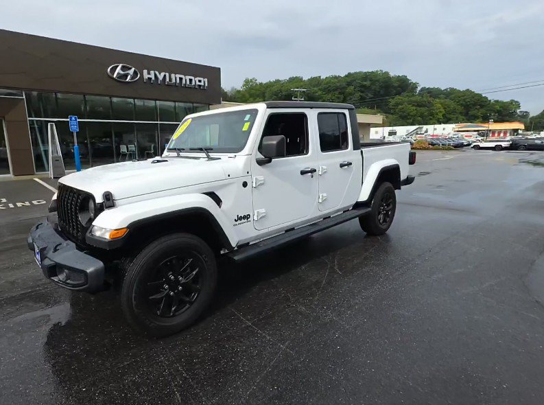 Certified 2022 Jeep Gladiator Sport AWD/4WD image 1