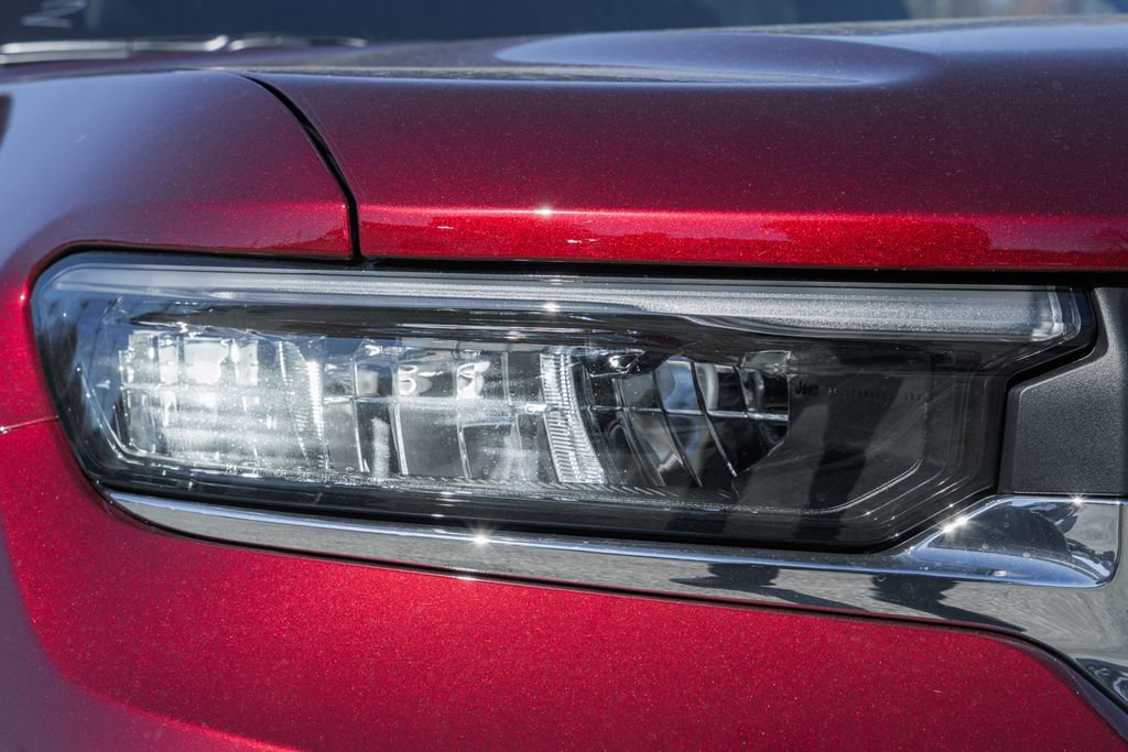 New 2025 Jeep Grand Cherokee Laredo X w/ Luxury Tech Group I image 13