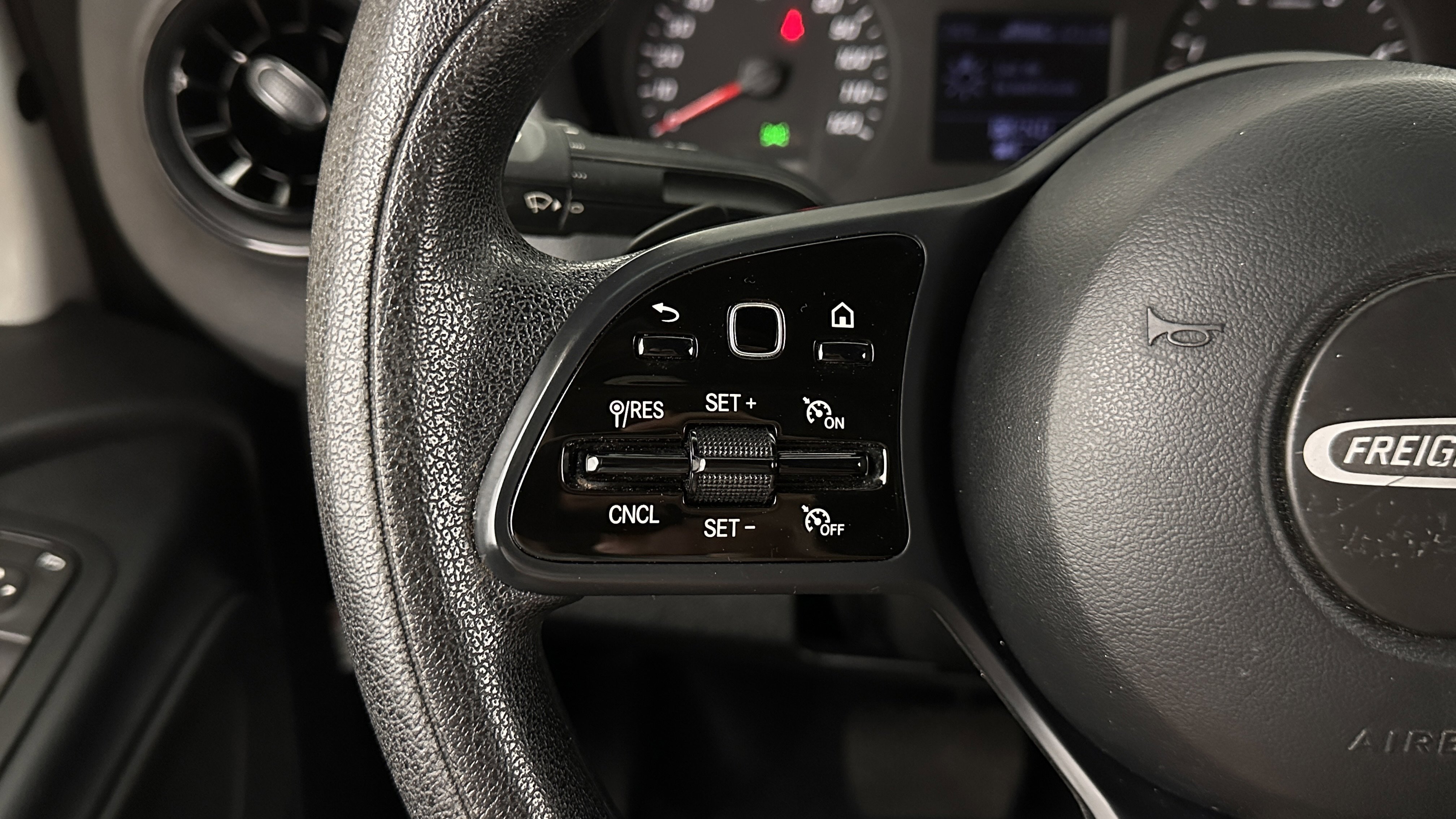 Used 2020 Freightliner Sprinter 3500 image 15