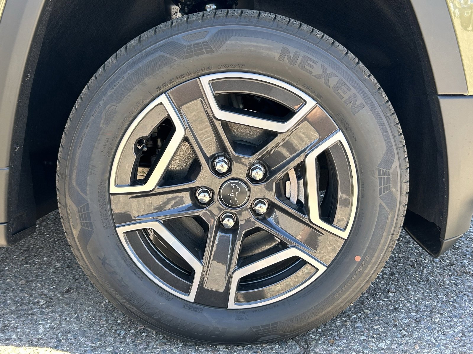 New 2026 Jeep Cherokee Laredo image 6