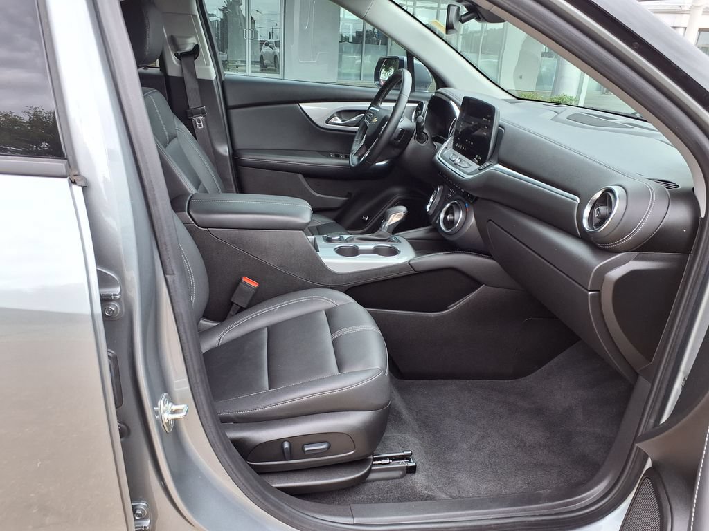 Used 2024 Chevrolet Blazer LT FWD image 8