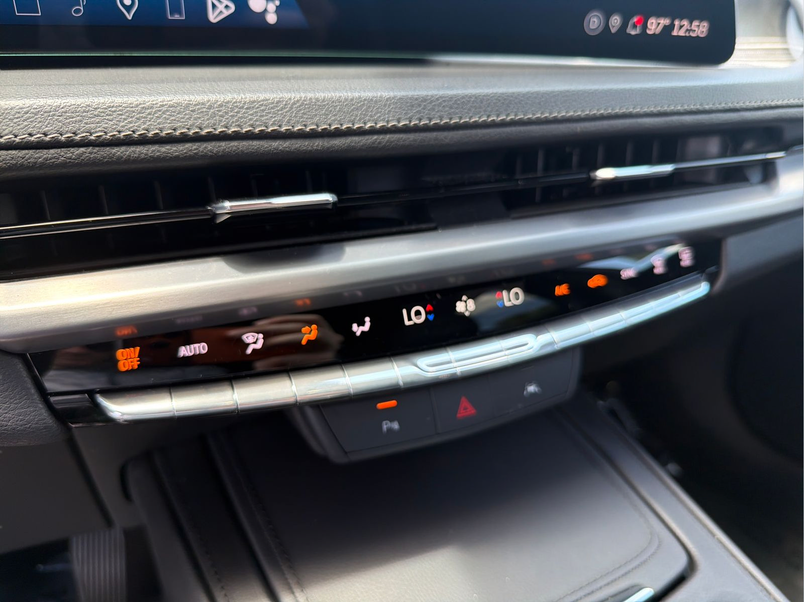 Used 2024 Cadillac XT4 Premium Luxury FWD image 21