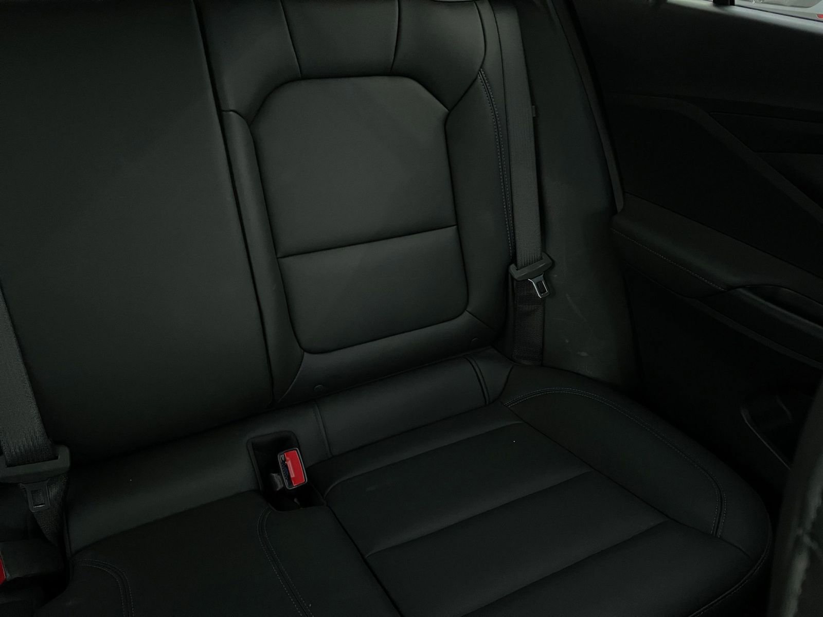 Used 2025 Buick Envista Sport Touring image 36