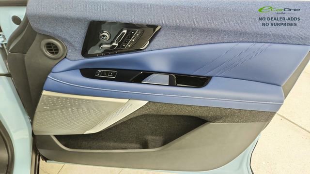 Used 2025 Cadillac Optiq Sport 2 image 25