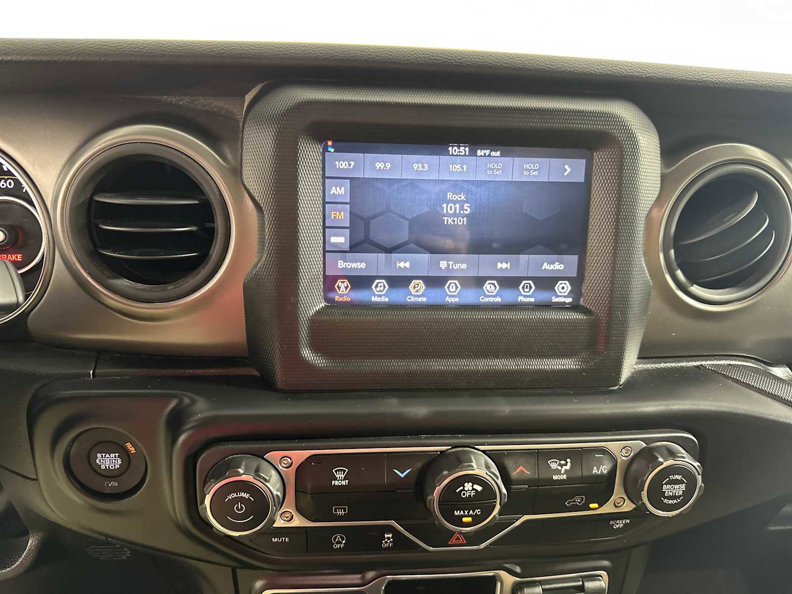 Used 2022 Jeep Wrangler Sport image 17