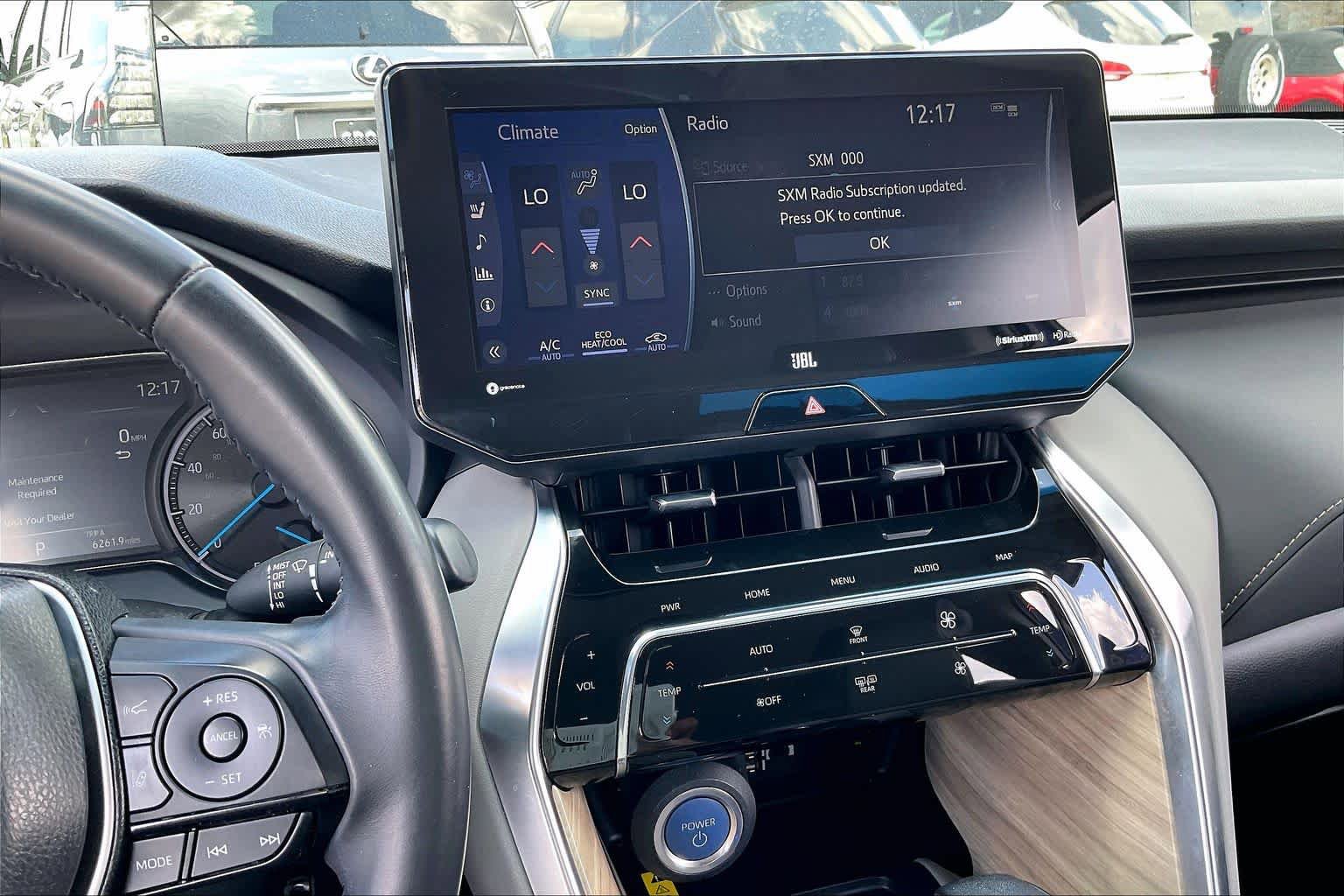 Used 2022 Toyota Venza XLE image 6