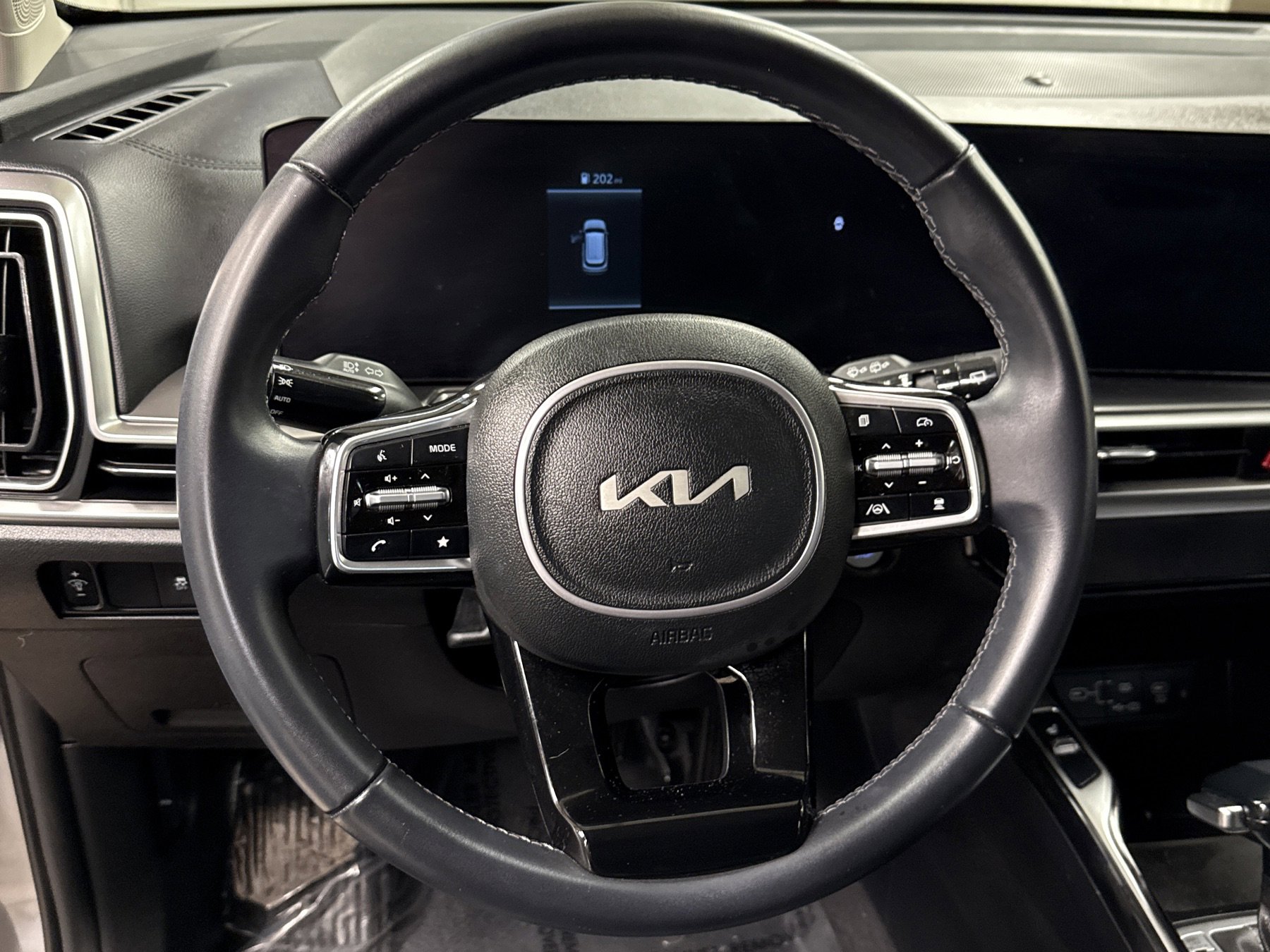 Used 2024 Kia Sorento S w/ Panoramic Sunroof Package image 7