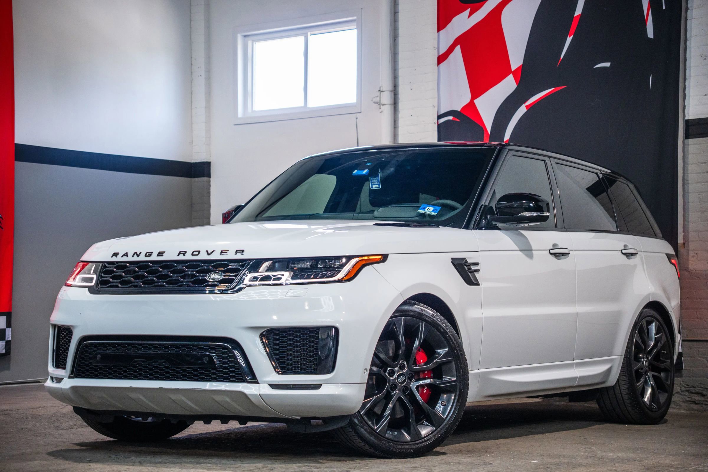 Used 2021 Land Rover Range Rover Sport HST image 1