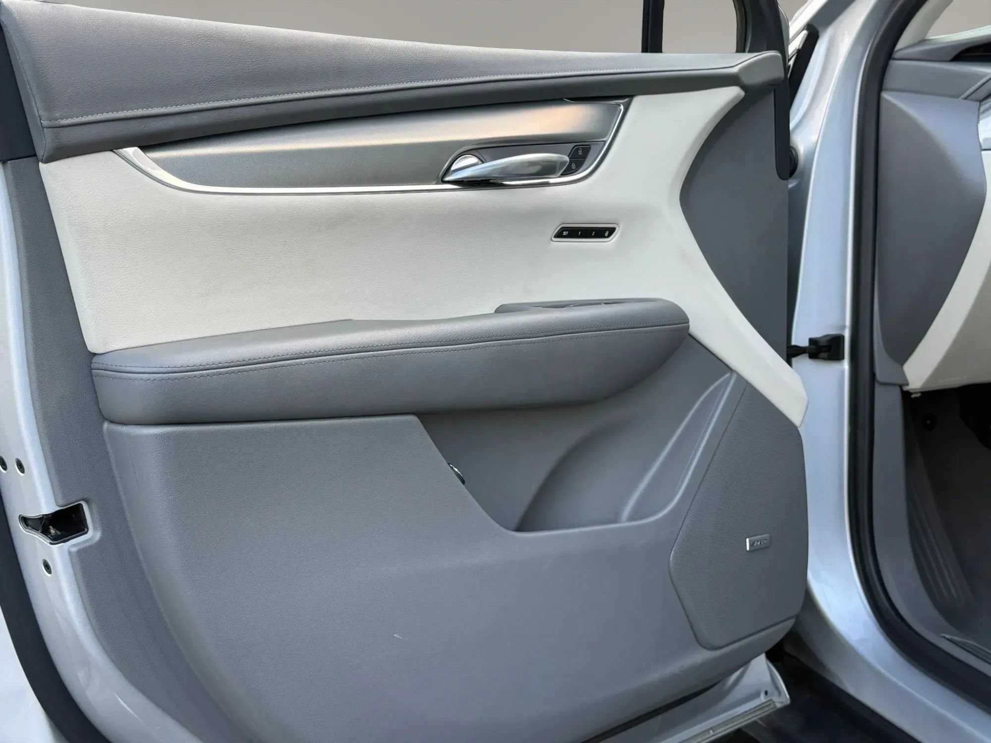 Used 2020 Cadillac XT5 Premium Luxury FWD image 37