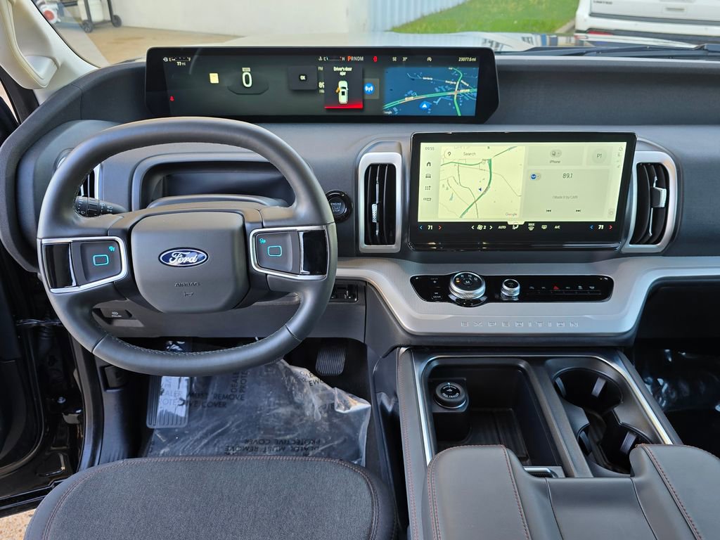 Used 2025 Ford Expedition Active image 23