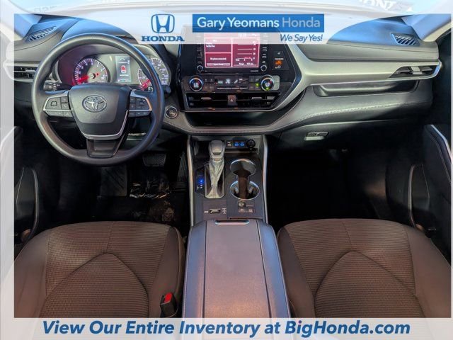 Used 2022 Toyota Highlander L FWD image 15