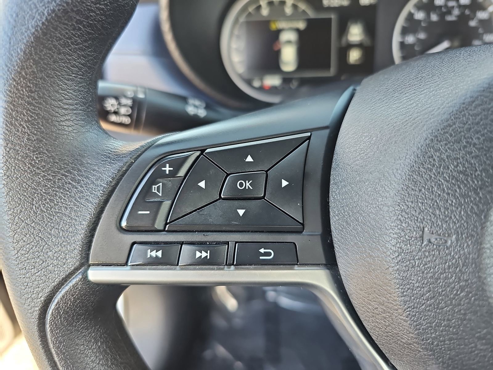 Used 2023 Nissan Versa SV image 16