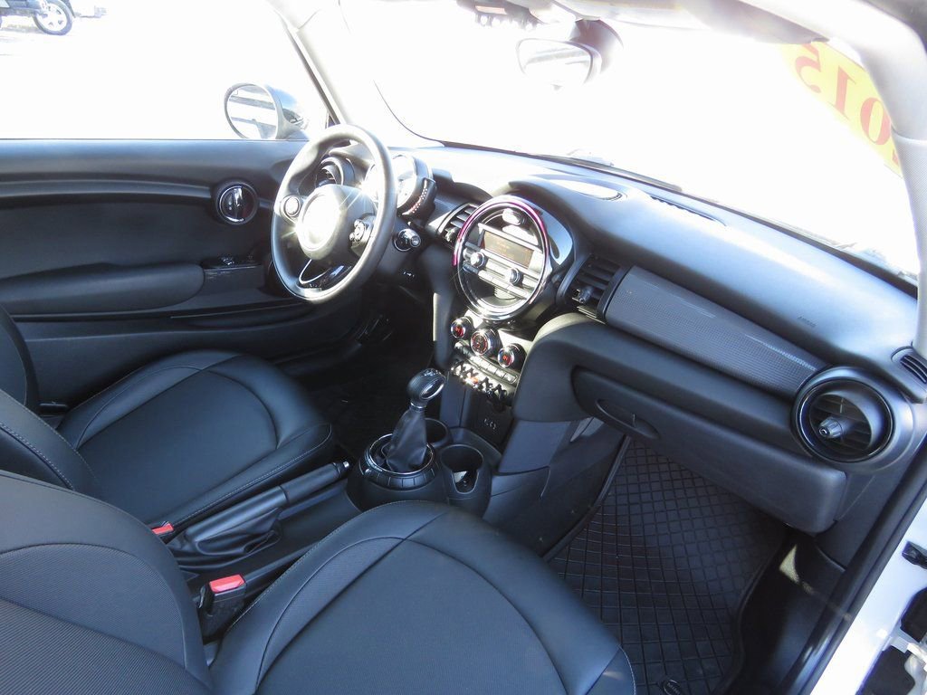 Used 2015 MINI Cooper 2-Door Hardtop image 15