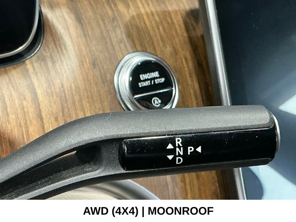 Used 2024 Mercedes-Benz C 300 4MATIC Sedan image 12