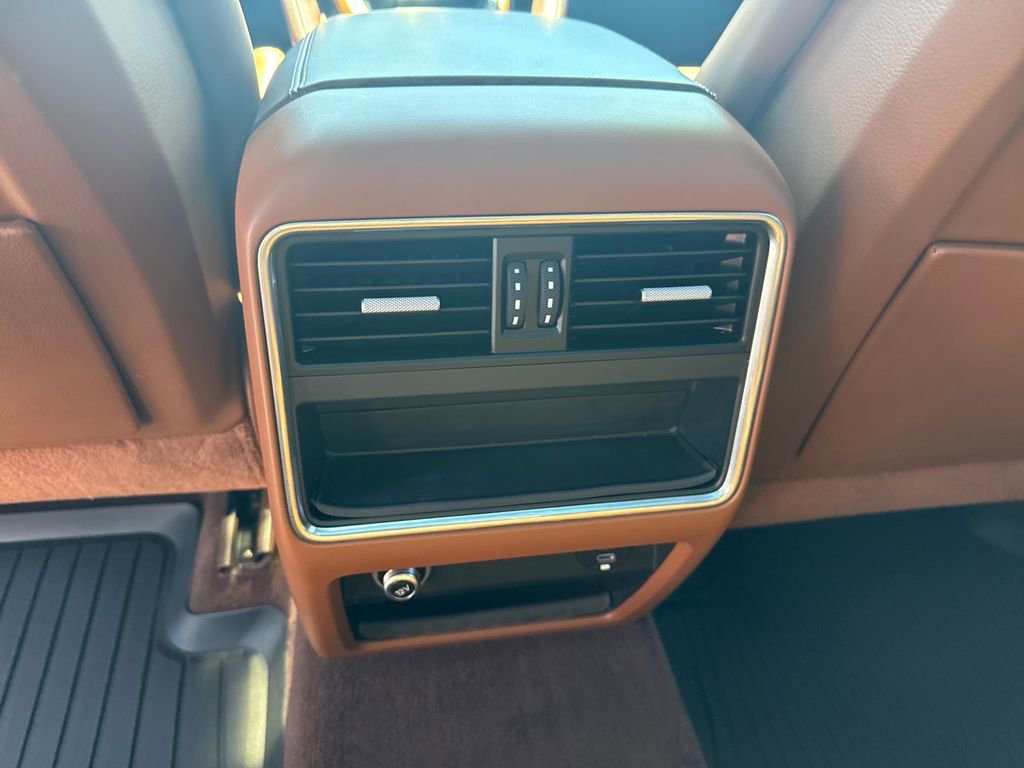 Used 2023 Porsche Cayenne AWD/4WD image 28