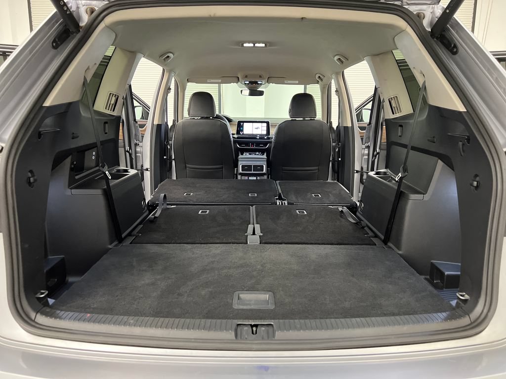 Used 2025 Volkswagen Atlas SE FWD image 42