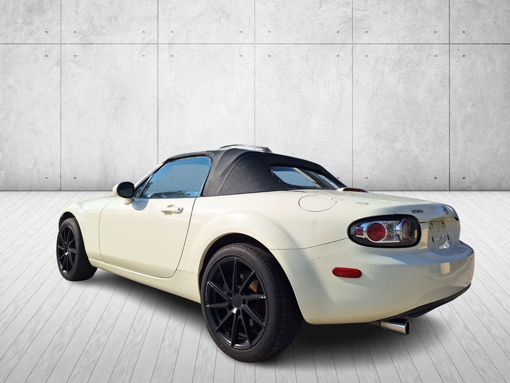 Used 2008 MAZDA MX-5 Miata Touring image 3