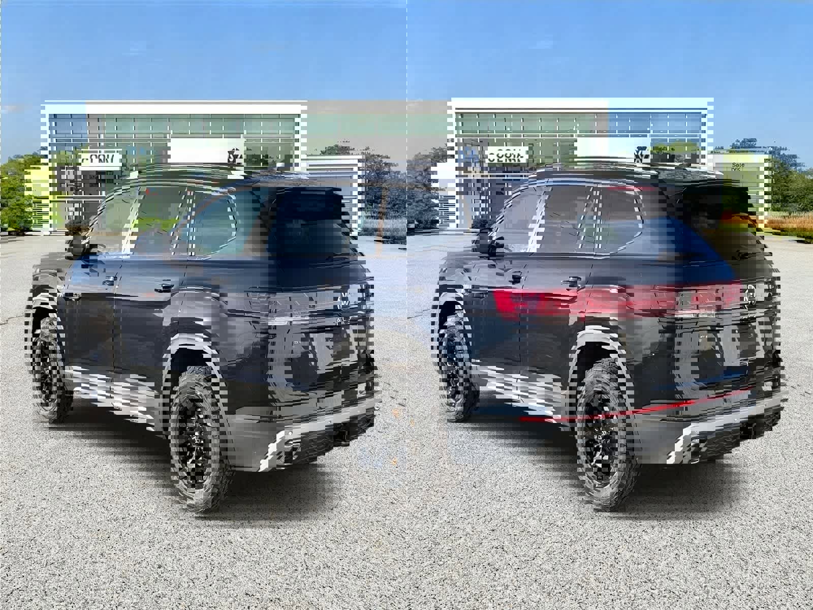 New 2026 Volkswagen Atlas Peak Edition image 3