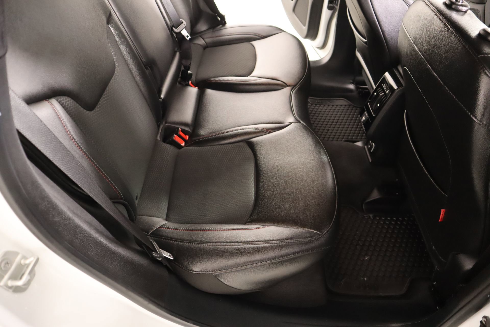 Used 2024 Jeep Compass Trailhawk image 13