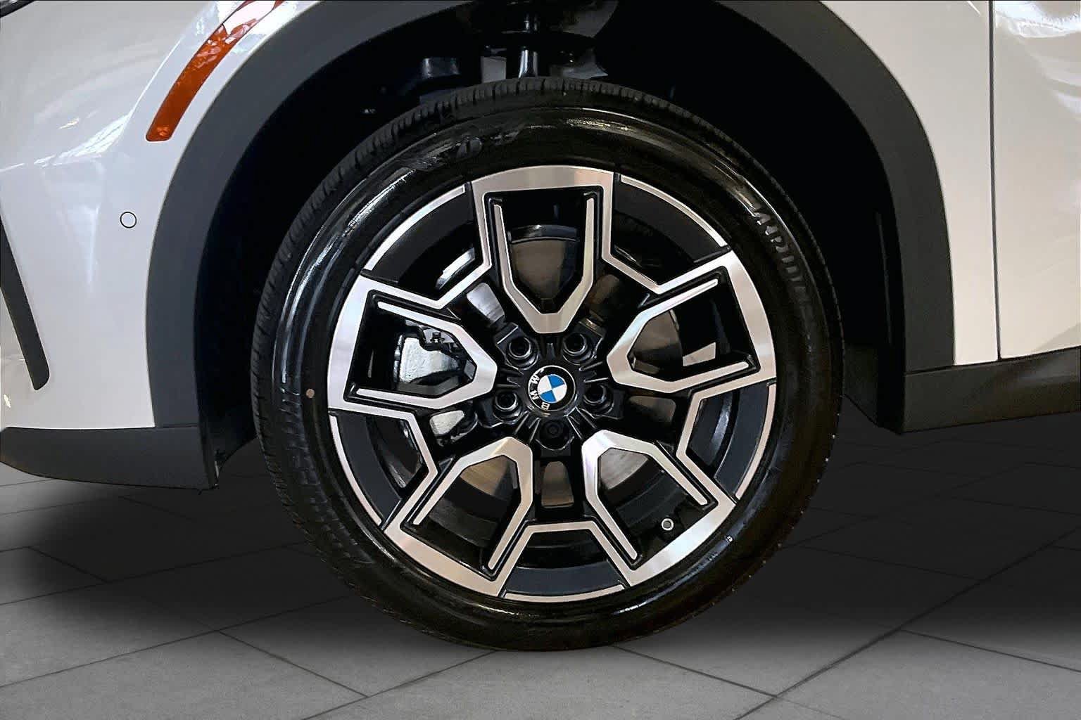 New 2026 BMW X2 xDrive28i w/ Technology Package AWD/4WD image 11