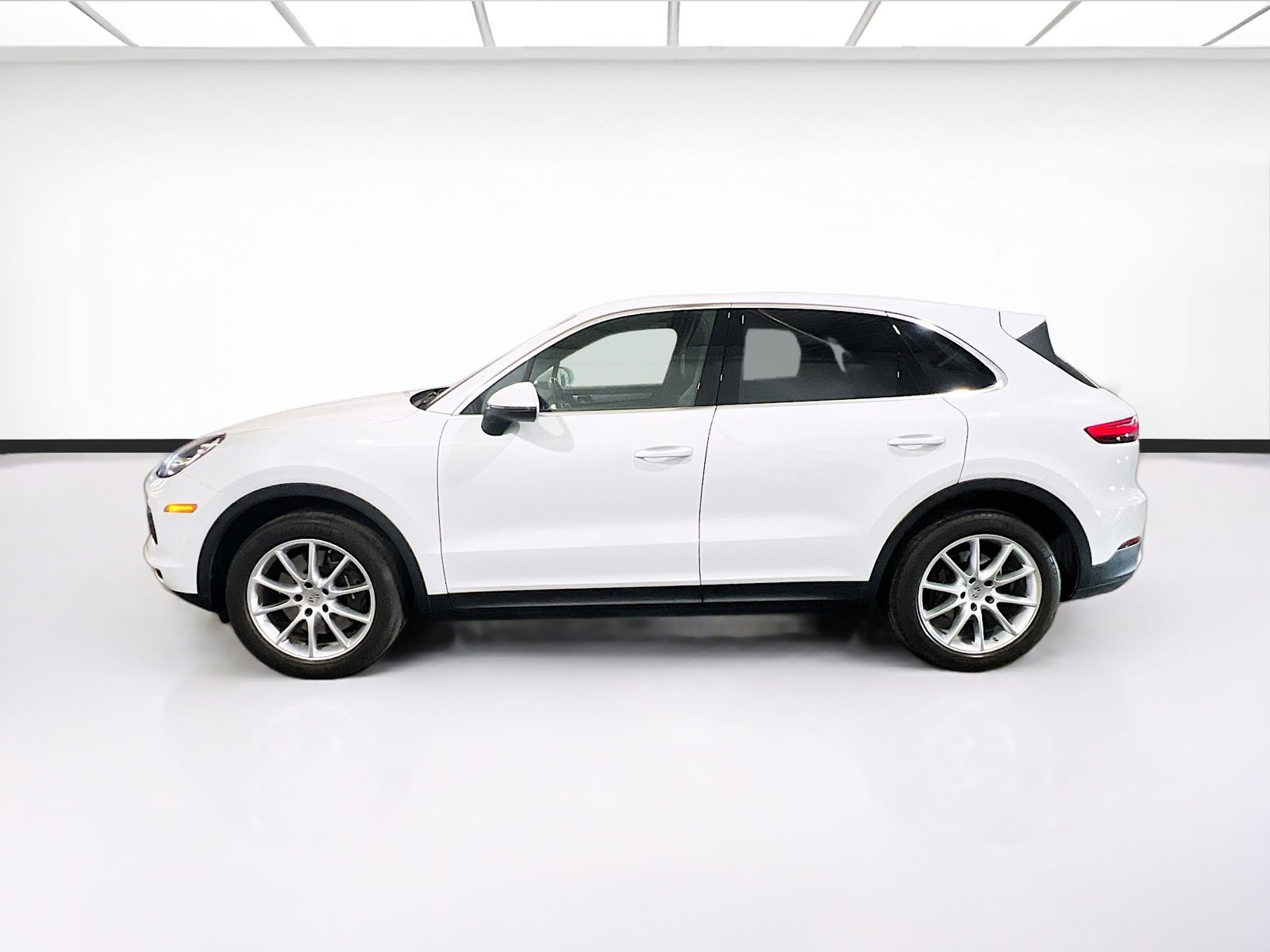 Used 2022 Porsche Cayenne AWD/4WD image 25