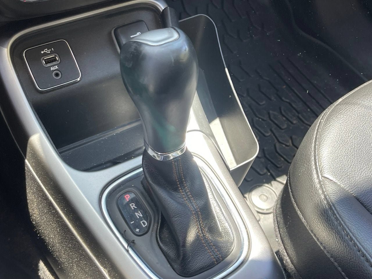Used 2019 Jeep Compass Latitude FWD image 11