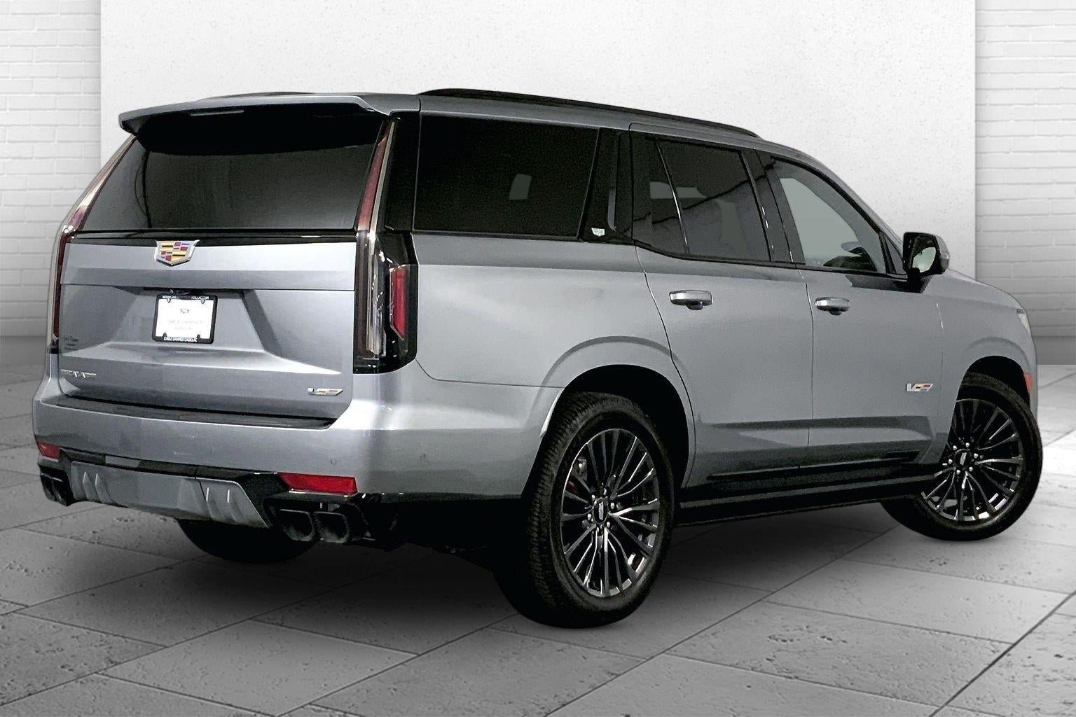 Used 2023 Cadillac Escalade V AWD/4WD image 13